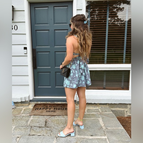 👚 Meet your posher! 👗 - Picture 2 of 9